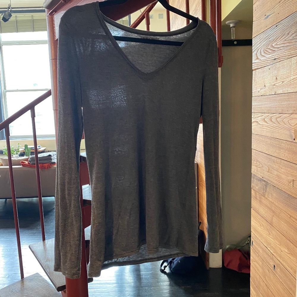 Michael stars Casual Long Sleeved V neck Top